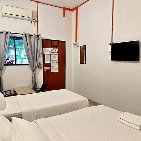 Ardour Lodge "A" Wing Tanjung Bungah (Penang) Exterior foto
